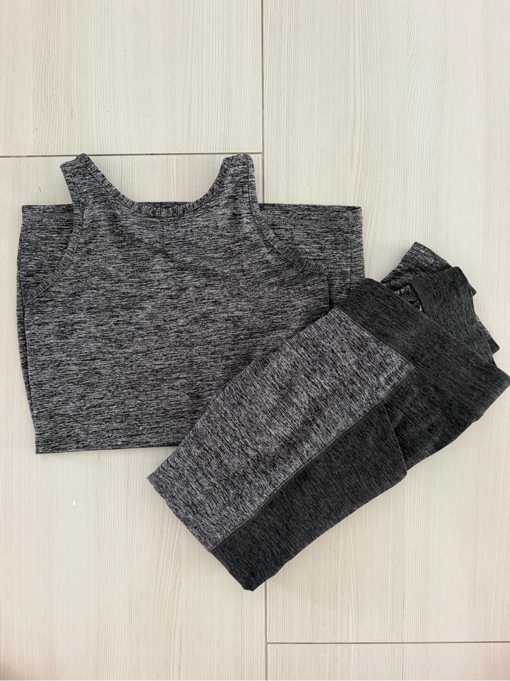 A Pea in the Pod Heather Gray Tank Top and Leggings Set XS